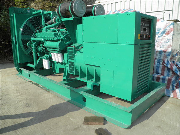 许昌出租发电机 发电机组厂家：柴油发电机组的控制屏的作用是什么？